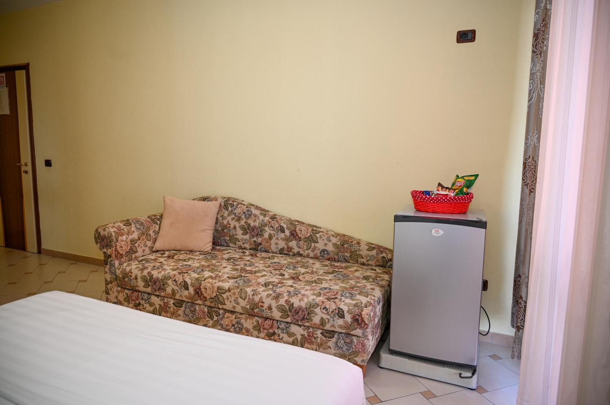 Hotel Vila Emes Durrës Quarto foto