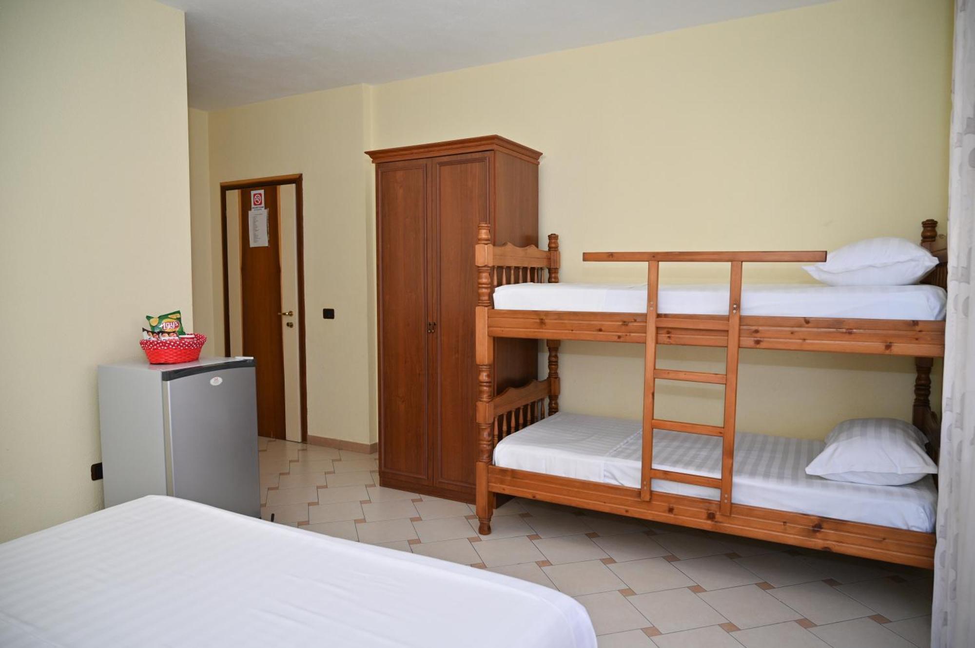 Hotel Vila Emes Durrës Quarto foto