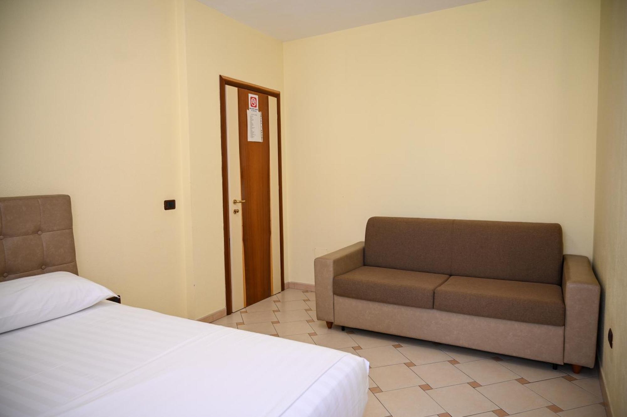 Hotel Vila Emes Durrës Quarto foto