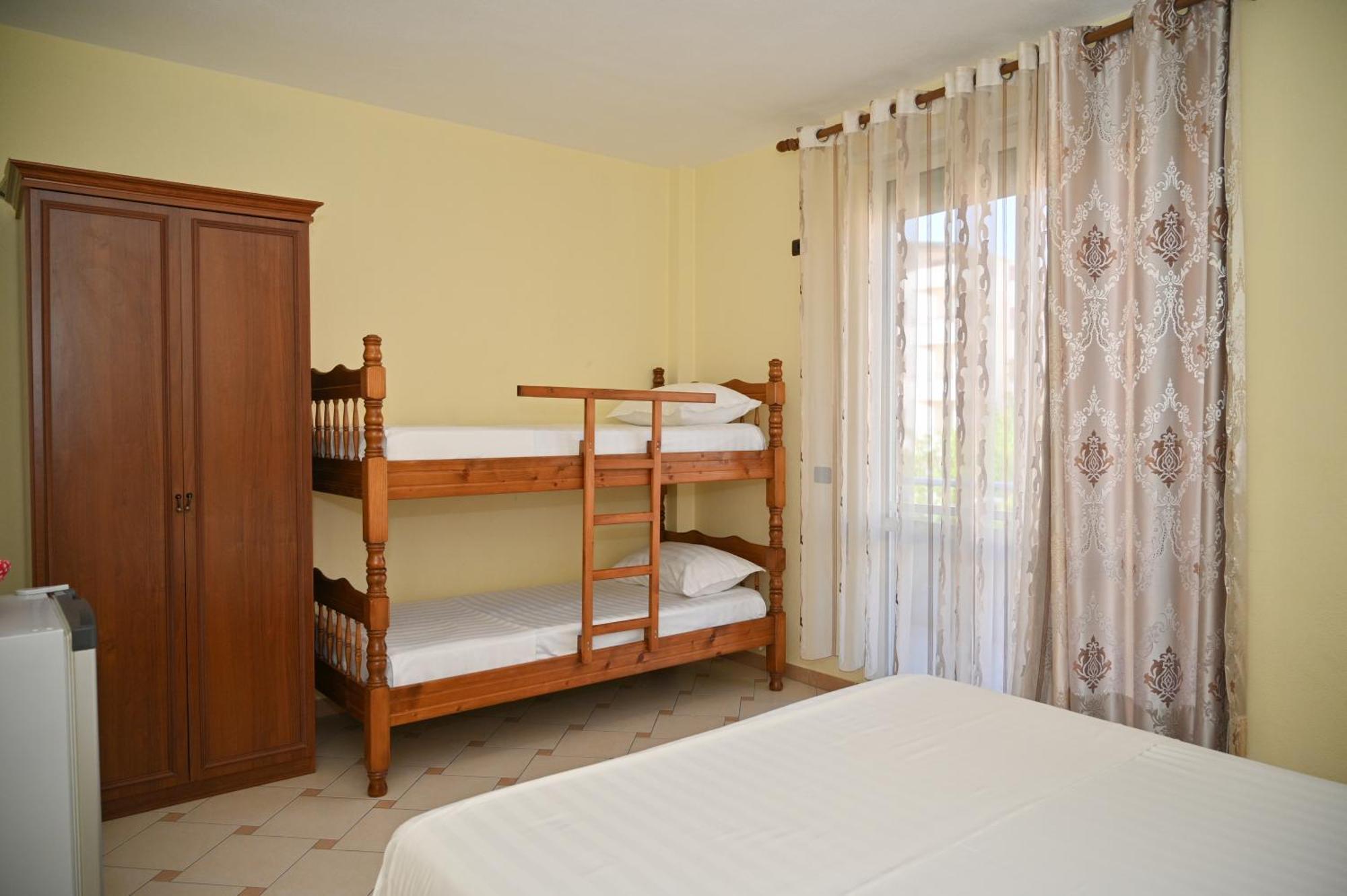 Hotel Vila Emes Durrës Quarto foto