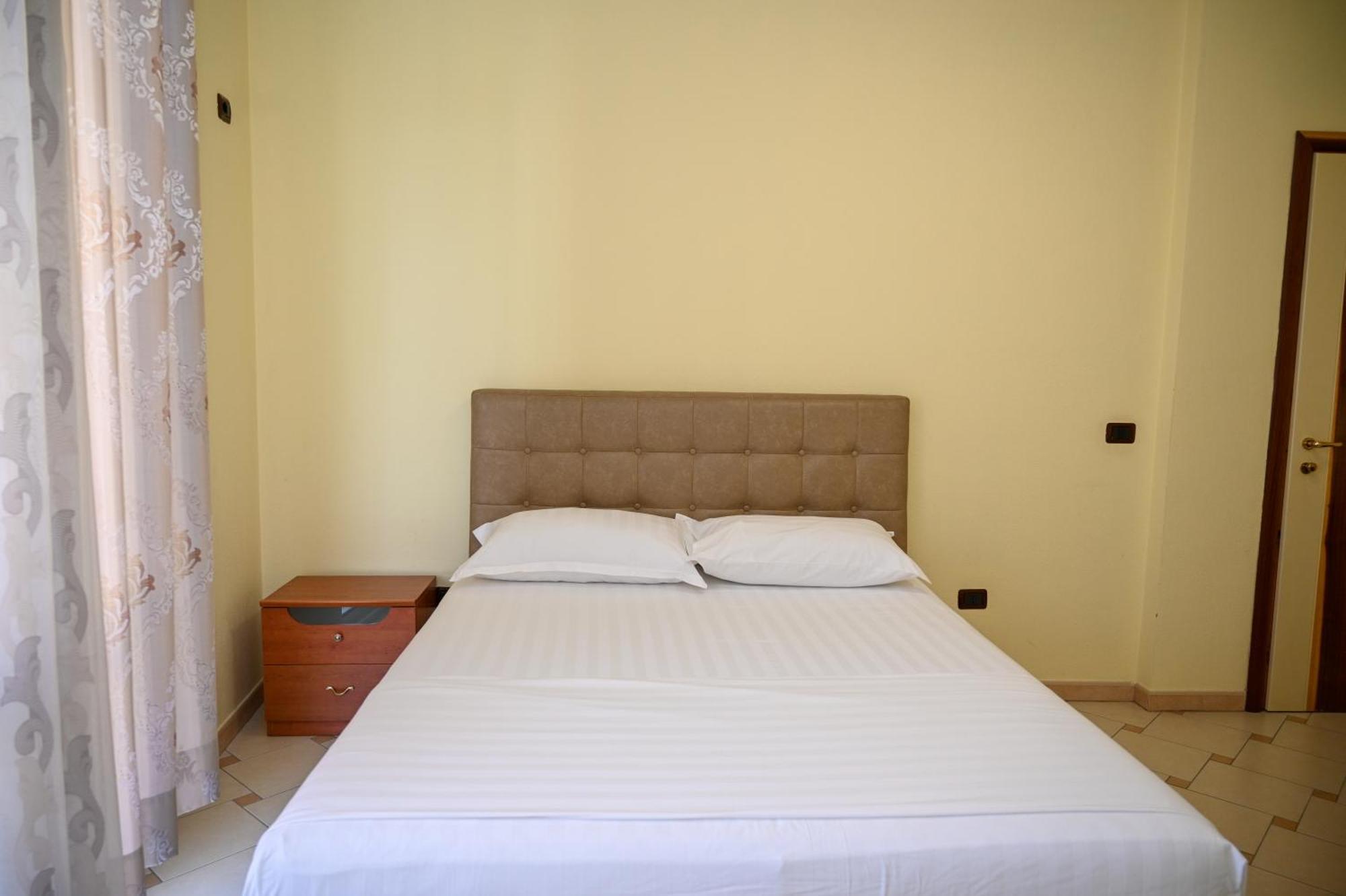 Hotel Vila Emes Durrës Quarto foto