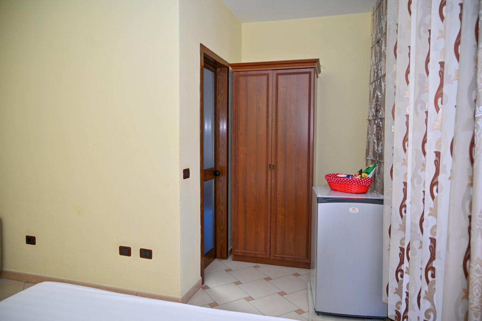 Hotel Vila Emes Durrës Quarto foto