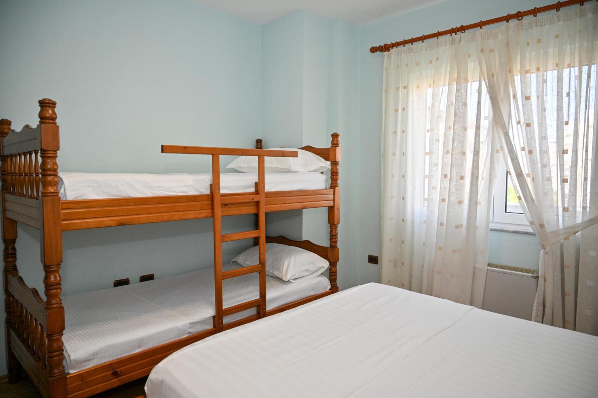 Hotel Vila Emes Durrës Quarto foto